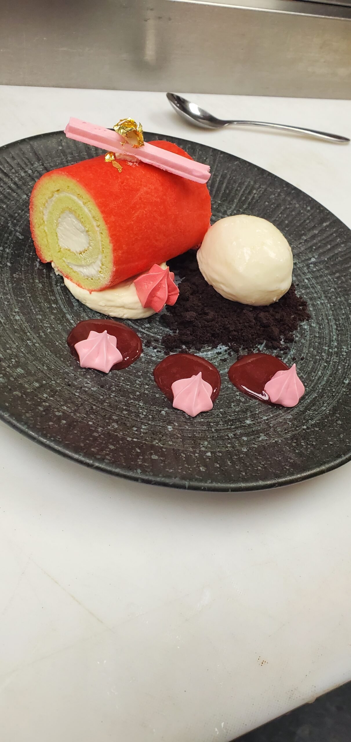 red chino rollcake scaled